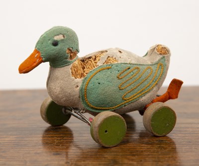 Lot 386 - Steiff 'Pull along' duck (1917-1932), wool and...