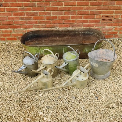 Lot 507 - A collection of garden metalware