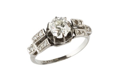 Lot 184 - A diamond single stone ring, the...