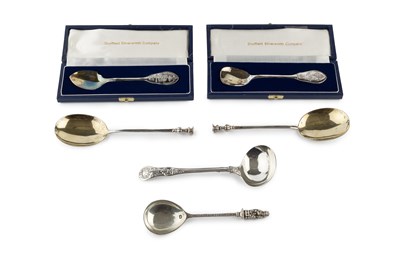 Lot 692 - A pair of George V silver seal top spoons, by...