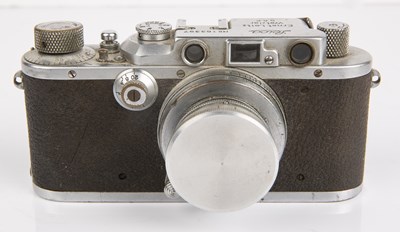 Lot 302 - A Leica III camera 1935 serial number 163397...