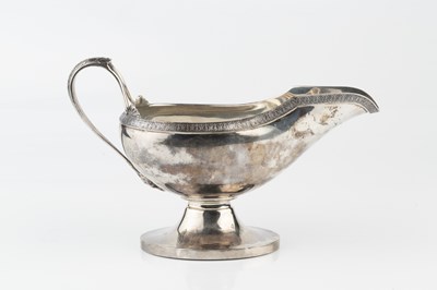 Lot 671 - An American silver pedestal sauce boat, with...