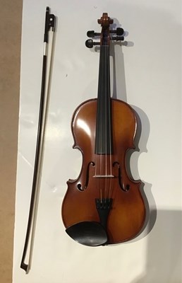 Lot 566 - A Prima Loreato Viola, 38cm; together with bow...