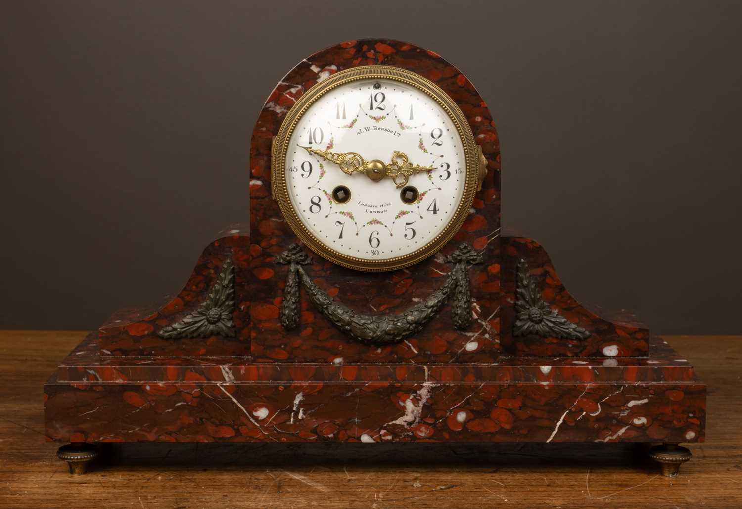 Lot 293 - An early 20th century French marble mantel clock