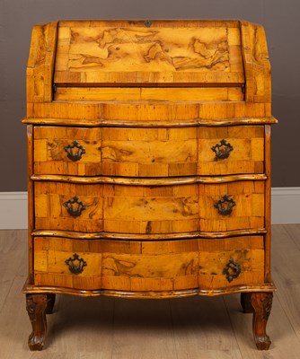 Lot 261 - A Continental walnut bureau