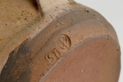 Lot 621 - Sid Tustin (1913-2005) at Winchcombe Pottery...