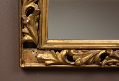 Lot 268 - A gilt framed mirror