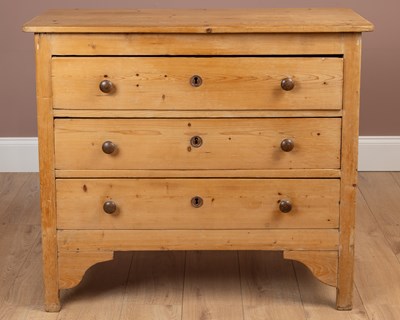 Lot 131 - A late 19th/early 20th century pine chest of drawers