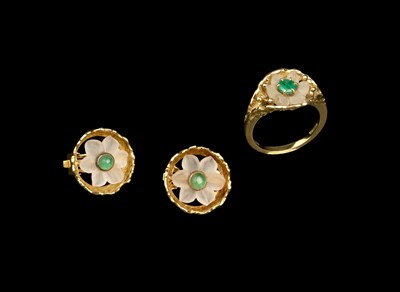 Lot 182 - An emerald and rock crystal dress ring by John...
