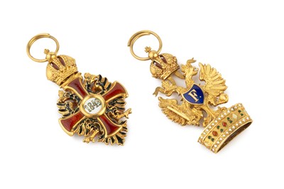 Lot 14 - A collection of enamel jewellery/insignia,...