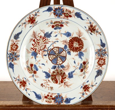 Lot 129 - Export Imari pattern porcelain charger Chinese,...