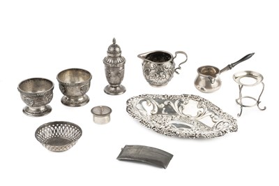 Lot 550 - A small collection of silver, comprising an...