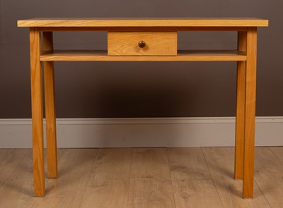 Lot 324 - A single drawer side table