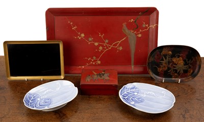 Lot 446 - Group of pieces Japanese to include four...