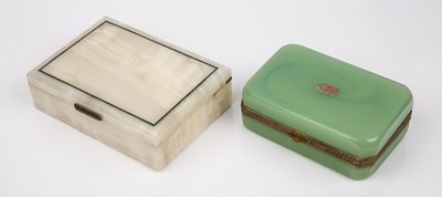 Lot 124 - An English Art Deco onyx box with green stone...