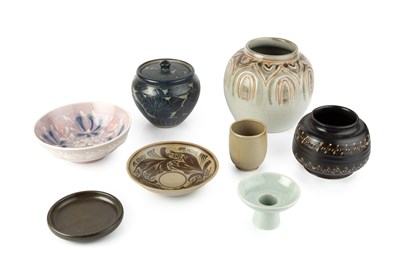 Lot 611 - Agnette Hoy (1914-2000) at Bullers Pottery...