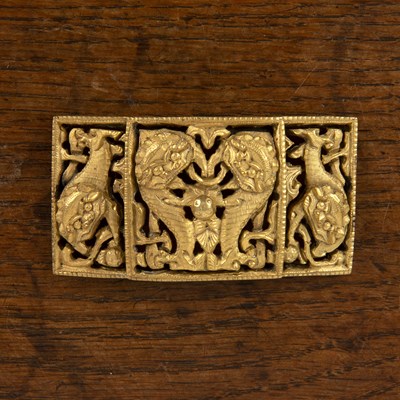 Lot 195 - Gilt metal buckle Chinese in the form of...