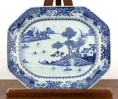 Lot 42 - Octagonal blue and white porcelain charger...