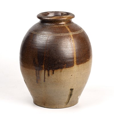 Lot 50 - An early 18th century stoneware jar by John...
