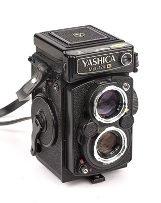 Lot 306 - A Yashica Mat-124 G TLR Camera serial number...