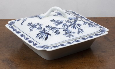 Lot 235 - Meissen square tureen and cover porcelain,...