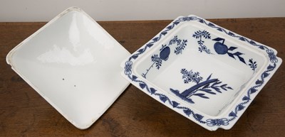 Lot 235 - Meissen square tureen and cover porcelain,...