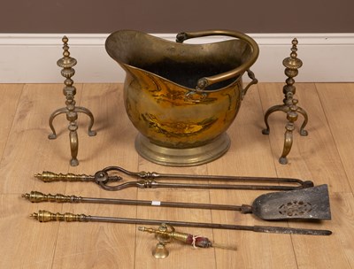 Lot 281 - A collection of fireside brass