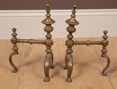 Lot 281 - A collection of fireside brass