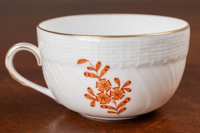Lot 538 - A Herend porcelain part dinner service
