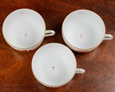 Lot 538 - A Herend porcelain part dinner service