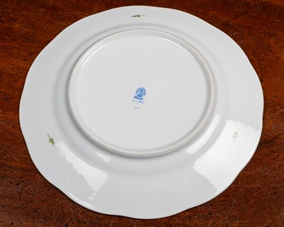 Lot 538 - A Herend porcelain part dinner service