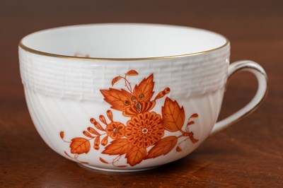 Lot 538 - A Herend porcelain part dinner service