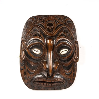 Lot 340 - A 20th century Papua New Guinea carved...