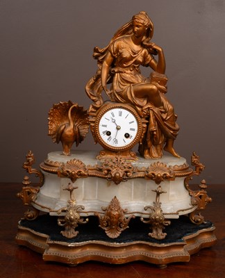 Lot 434 - A barrel-mounted mantel clock