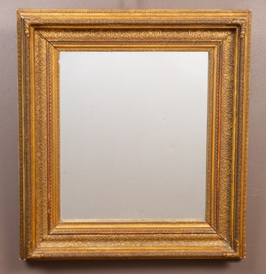 Lot 512 - A gilt framed mirror