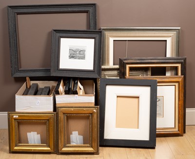 Lot 302 - A collection of approximately thirty-five frames