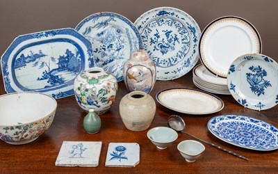 Lot 417 - A collection of ceramic wares