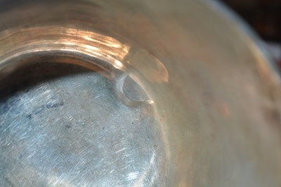 Lot 182 - George V silver biscuit barrel with lid and...