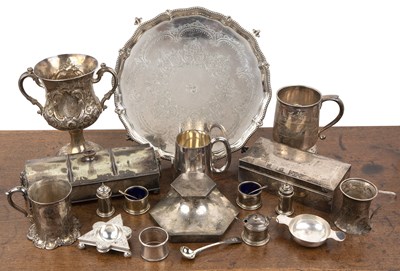 Lot 209 - Group of silver and silver plate to include: a...