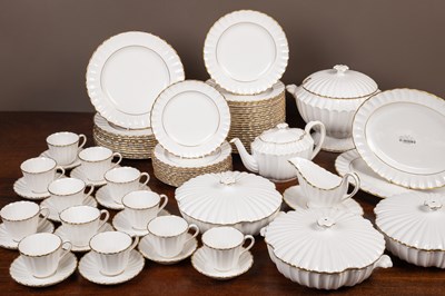 Lot 409 - A 20th century Spode bone china dinner service