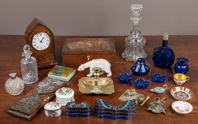 Lot 477 - A collection of ornaments