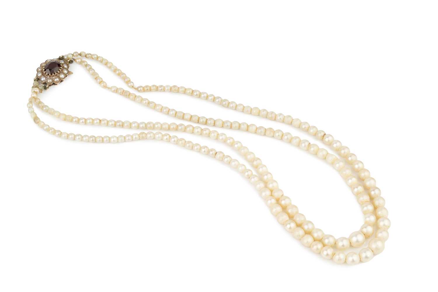 Lot 88 - A twin strand graduated cultured pearl...