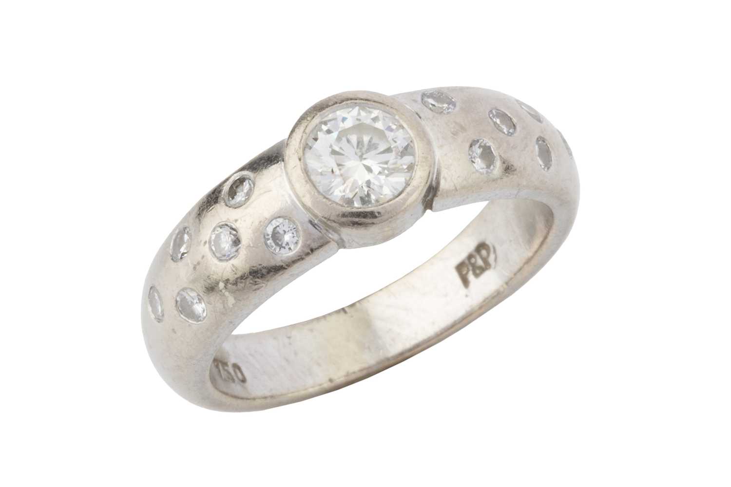 Lot 89 - A diamond solitaire ring, the brilliant cut...