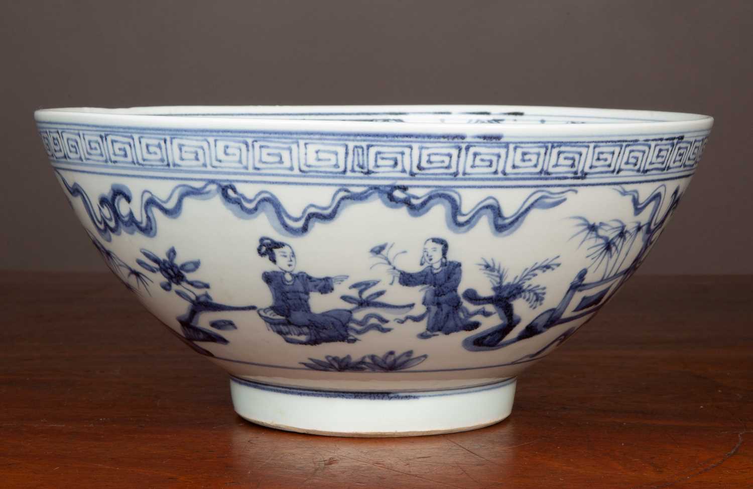Lot 83 - A Chinese blue & white bowl