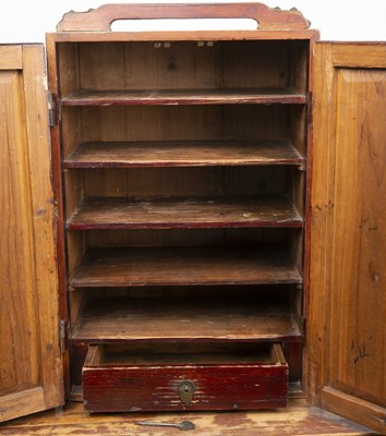 Lot 61 - Provincial cabinet Chinese, enclosing shelves,...