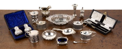 Lot 245 - Collection of silver to include: silver mote...