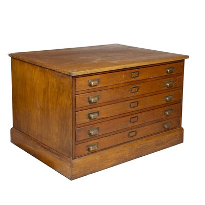 Lot 236 - An early 20th century oak and pine five drawer...