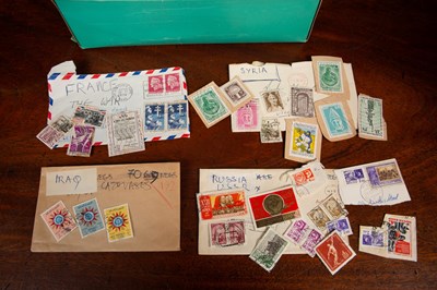 Lot 28 - A collection of stamps