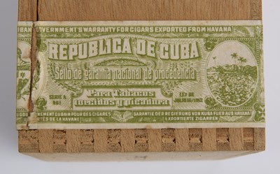 Lot 84 - A box of 24 La Habana Cuba Trinidad Fundadores...