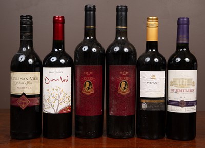Lot 92 - A collection of twelve bottles of red wine